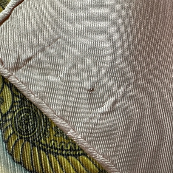 SOLD - Hermès Carré 90 LES TAMBOURS drumming Scarf Silk Pink - Picture 7 of 7